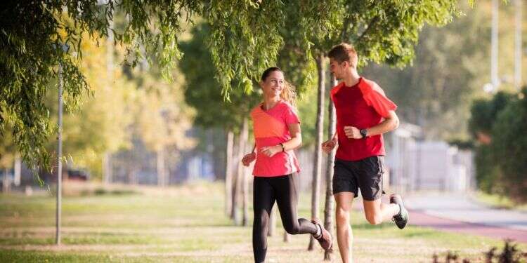 אימון כושר אילוסטרציה. צילום: שאטרסטוק מזמינים אתכם לזוז: אושיות הכושר באינסטה