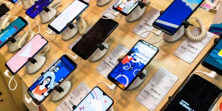 צילום: שאטרסטוק המדור לחיפוש טלפונים: כך תמצאו את הסלולרי שהכי יתאים לכם