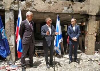 חיבוק חם: שלושה שרי חוץ הגיעו לביקור תמיכה בישראל