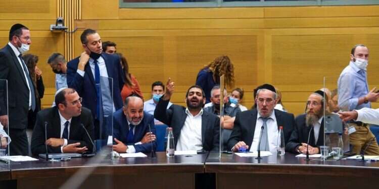 הדיון בכנסת על הקמת ועדת חקירה לאסון מירון.
צילום: נועם מושקוביץ, דוברות הכנסת המחדל והטיוח: מאחורי התנגדות החכ"ים החרדים לחקירת אסון מירון