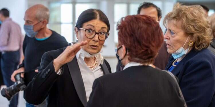 נשיאת בית המשפט העליון אסתר חיות. צילום: אמיל סלמן "העליון הפך ללשכת עבודה": בג"ץ דן באי-מינוי פרקליט המדינה