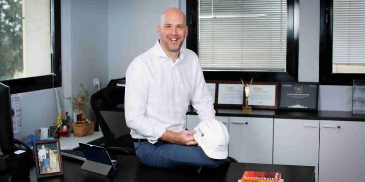 אסף סימון. צילום: אריק סולטן המשכורת הראשונה של מנכ"ל אפריקה התחדשות עירונית