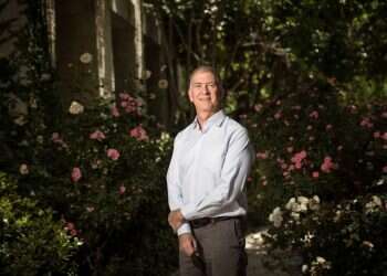 "בישראל היהדות מובנת מאליה, בחו"ל אתה לא יכול להיות יהודי בינוני"