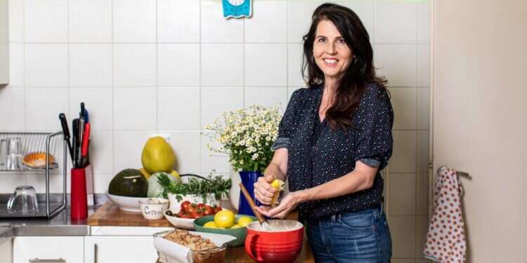 אילו יכלה, לייזה פאנלים הייתה "כותבת רק לילדים"