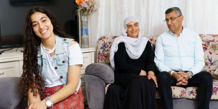 משפחת אבו־עיסא, חורפיש. צילום: אנצ'ו גוש - ג'יני "אני מלמדת את הטבח להכין מאכלים מסורתיים דרוזיים"