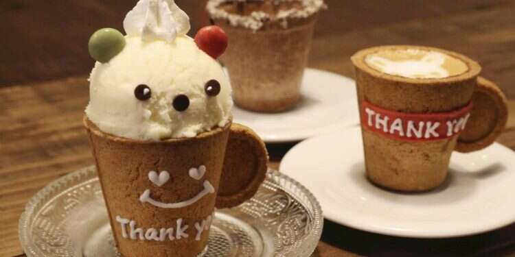 כוסות אכילות של אפשר לסיים את האוכל מהצלחת, ואז לאכול את הצלחת