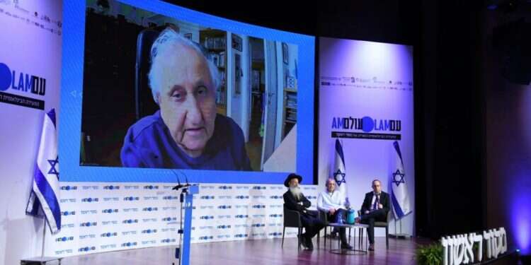 א א"ב יהושע בוועידת התפוצות: "פתרון שתי המדינות אינו ישים, אין מנוס מפתרון המדינה האחת"