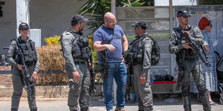 הלילה שבו השתנו לי החיים: המדינה הופתעה, המשטרה נעדרה, אבל הכי גרועה הייתה התקשורת