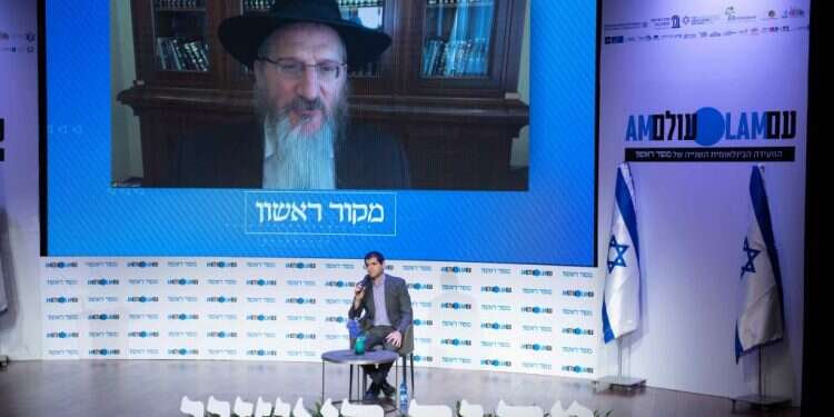 צפו: יהדות הדממה: סיפורם של יהודי רוסיה