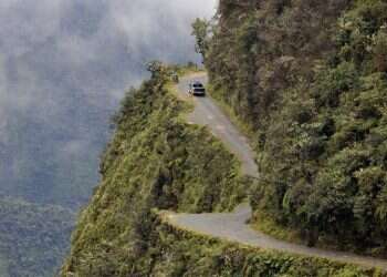 שלושה סיפורים על אהבה יוקדת שכמעט מכלה את מושאיה