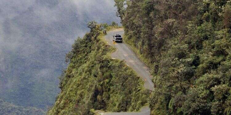 שלושה סיפורים על אהבה יוקדת שכמעט מכלה את מושאיה