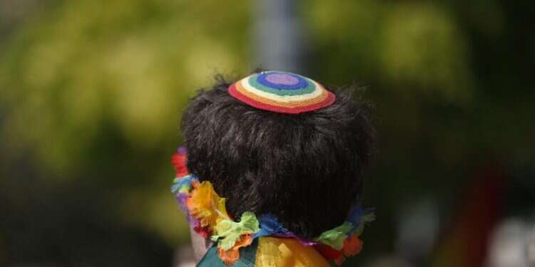 מצעד הגאווה בירושלים, 2021. צילום: EPA גיור, כשרות, ורבנות: רפורמות הדת ומדינה שמתכננת הממשלה הבאה