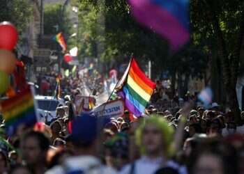 מחיקת זהויות: שופט אילץ חברת ביטוח לממן ניתוח לריפוי "אי הלימה מגדרית"