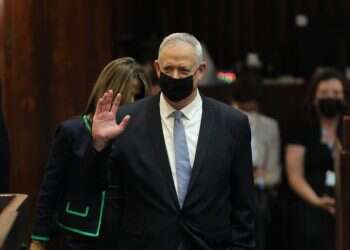 ממשלה חדשה, הרגלים ישנים: גנץ מבקש להחיות את חקירת הצוללות