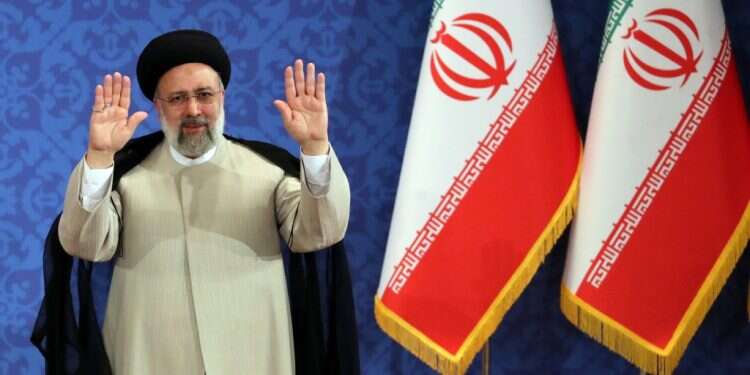 ניצחון הקיצוניים באיראן: השתלטות מוחלטת על מוקדי השלטון