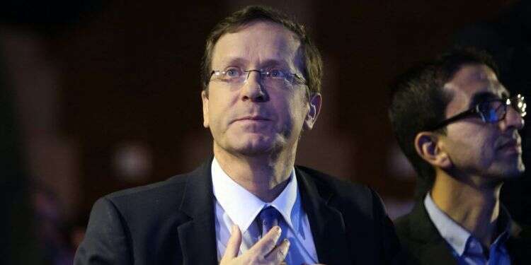 "אפשר להגיע להסכמות רחבות למרות הפערים וחילוקי הדעות", הנשיא הרצוג. צילום: AFP