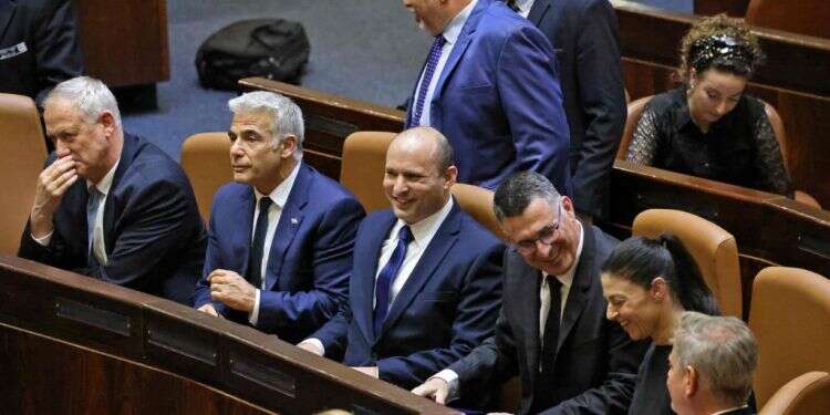 מליאת הכנסת ביום השבעת הממשלה. צילום: AFP מירי רגב:"בכנסת משמיעים קול, לא יסתמו לנו את הפה"