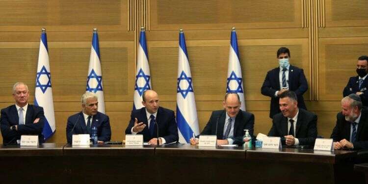 הממשלה החדשה. צילום: AFP למרות הפחדים והכעס, בנט הוא ראש הממשלה גם שלי