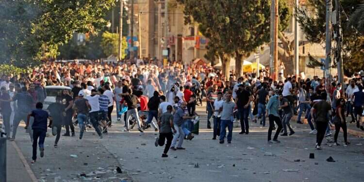 הפגנות ברמאללה נגד הרשות הפלסטינית, ארכיון. צילום: AFP הפגנות הענק מוכיחות: ערביי יו"ש מעדיפים את שלטון חמאס