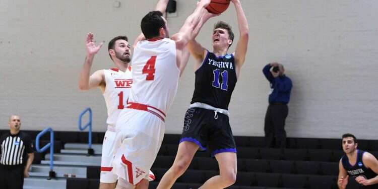 צילום: AP ראיין כוכב עליון: האם ראיין טוראל יהיה הכדורסלן הדתי הראשון ב-NBA?