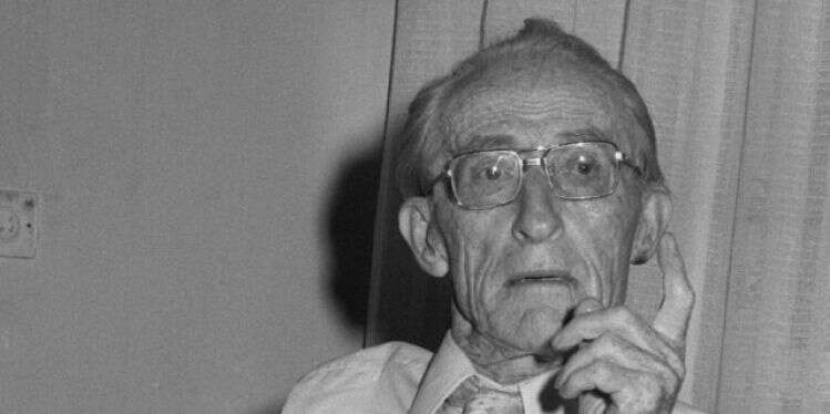 אורי צבי גרינברג, 1976 צילום: סער יעקב, לע נביא הקטרוג והאמונה: ארבעים שנה למותו של אצ"ג