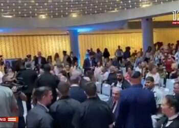 נתניהו ירד מהשלטון, הגיע הזמן שהתקשורת תרד ממנו