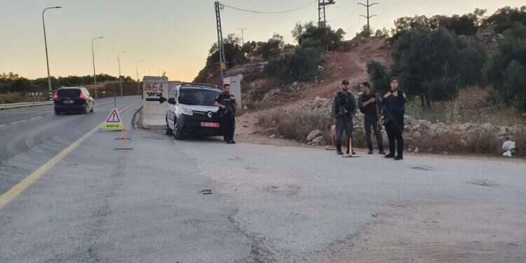 הכניסה ליישוב אביתר. צילום: דוברות אביתר במקביל להתפתחות המהירה: היישוב אביתר שוב בסכנת הריסה