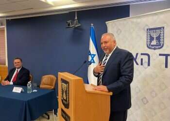 שר אוצר חדש: "לא עובד אצלכם, עובד איתכם"