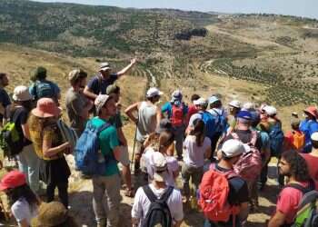 איש המרכז הקיצוני: נתנאל אלינסון נאבק בפיצול הישראלי הפנימי