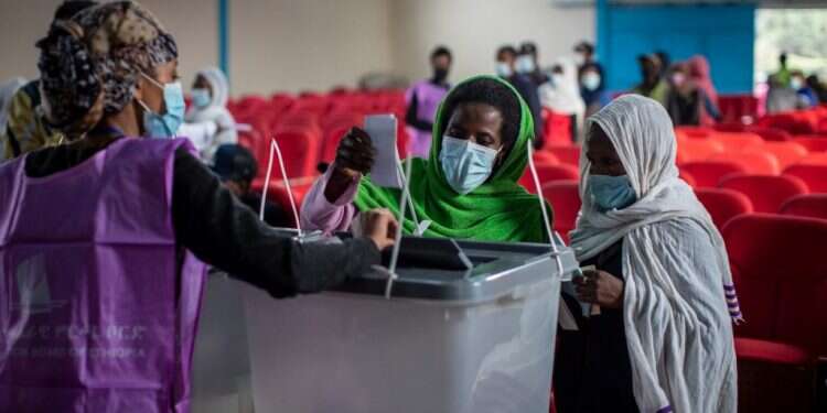 הבחירות באתיופיה. צילום: AP ברקע הקרבות הפנימיים: בחירות דמוקרטיות באתיופיה