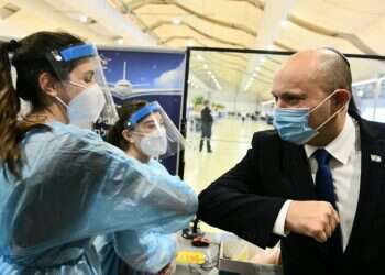 בנט בנתב"ג: "נקים מחדש את קבינט הקורונה"