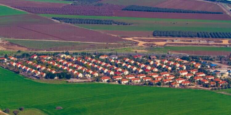 מה טובו משכנותיך ישראל: בא לקלל יצא מברך