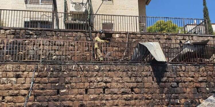 שריפת חורש בבית שמש גרמה נזקים לבתי התושבים