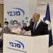 ראש הממשלה בנט במתחם חיסונים. צילום: קובי גדעון /לע ראש הממשלה נפתלי בנט במתחם חיסונים: "הזן החדש כן פוגע בילדים"