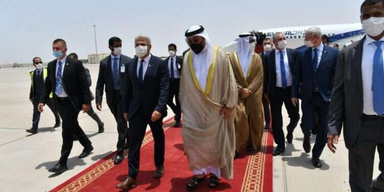 מטוסו של שר החוץ יאיר לפיד נחת באיחוד האמירויות