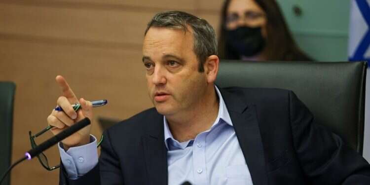 אושר: קנס כבד יוטל על היוצאים למדינות אסורות