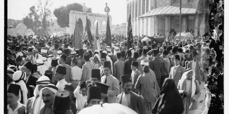 הלוויית האמיר חוסיין, 1931. צילום: ספריית הקונגרס האמריקני