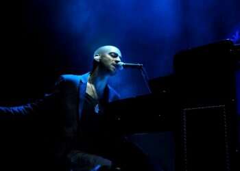 עידן רייכל. צילום: אלעד ויסמן רוני דלומי מצליחה לשמור על חיוביות. עד שהיא לא