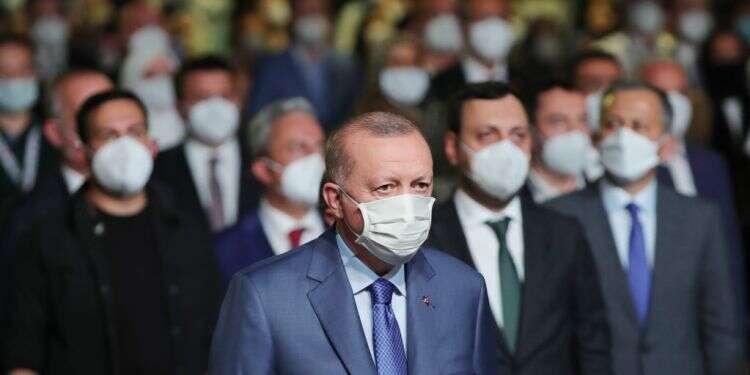 ארדואן בטקס ממלכתי בטורקיה. צילום: EPA חלום בלהות: איל ההון הוסגר לארה"ב והצמרת הטורקית מאוימת