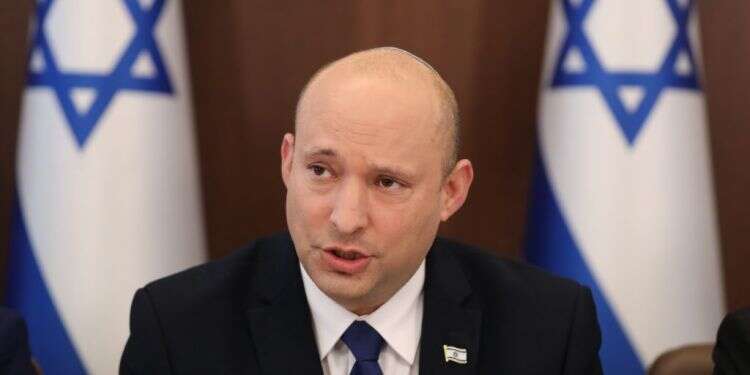 ראש הממשלה נפתלי בנט. צילום: EPA נפתלי בנט: "אם התחלואה תמשיך לעלות, נשקול החזרת חלק ממגבלות התו הירוק"