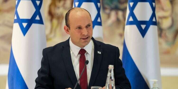 ראש הממשלה נפתלי בנט. צילום: EPA נפתלי בנט: "ההפגנות לא ינצחו את הדלתא, החיסונים כן"