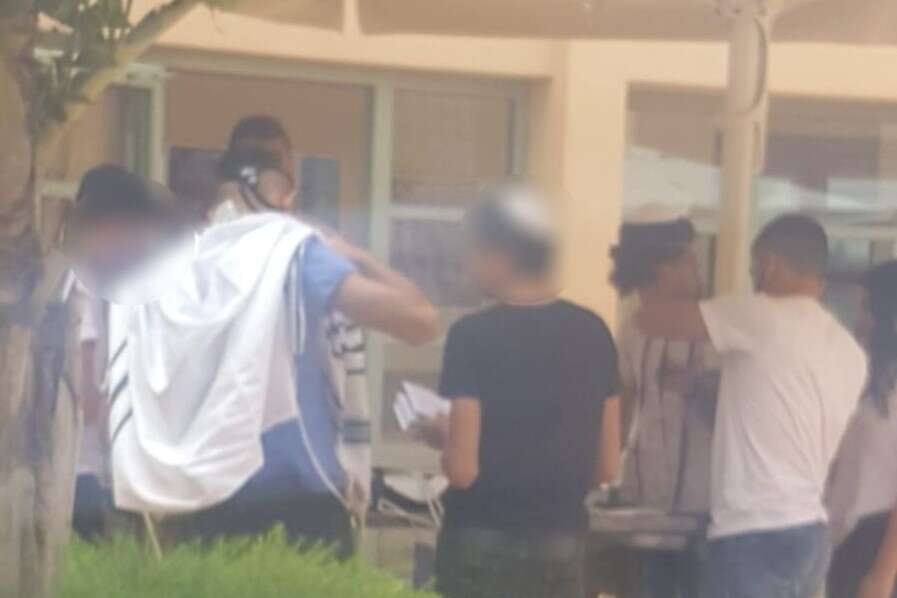 עמדת הנחת התפילין בביה