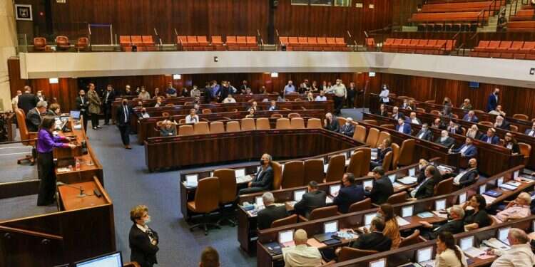 מליאת הכנסת, הבוקר. צילום: דוברות הכנסת בחיל האוויר הפרו את נהלי הבטיחות: המפקד עצר את הטיסות