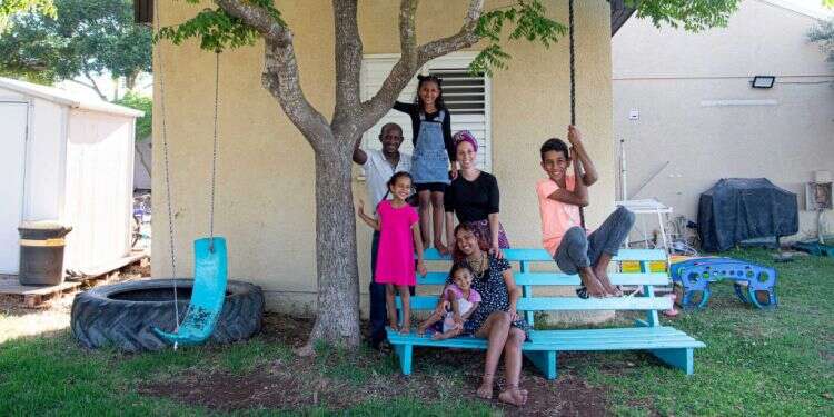 "כל צד ניסה ללמוד את הריקוד של השני: מצד אחד אמהרית, ומצד שני ריקודים חסידיים"