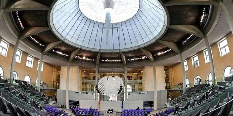 אקדמאי בכיר בגרמניה נעצר בחשד לריגול למען סין