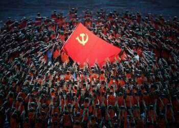 סין מציינת מאה למפלגה הקומוניסטית בחגיגות, פרופגנדה והשתקה המונית