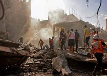 פיצוץ מסתורי בשוק בעזה: הרשויות מדווחות על הרוג ועשרות פצועים