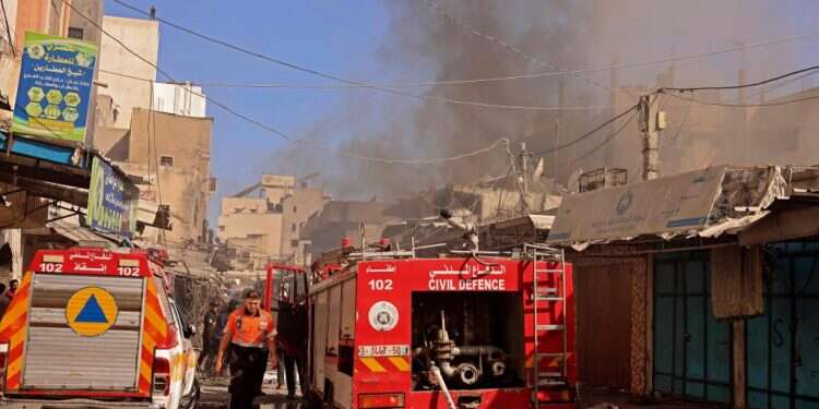 פיצוץ מסתורי בשוק בעזה: הרשויות מדווחות על הרוג ועשרות פצועים