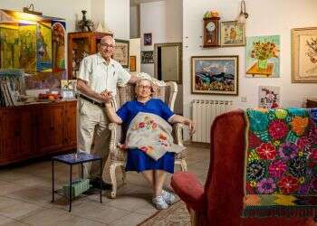 ירח: "היא הייתה בת 15 והתחלתי לחזר אחריה". נועה: "עד היום"