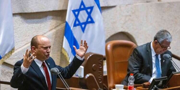 בנט בכנסת, השבוע צילום: אוליבייה פיטוסי, פלאש 90 בצלאל סמוטריץ': "הממשלה צריכה להפנים: האופוזיציה היא חלק מהמשחק"